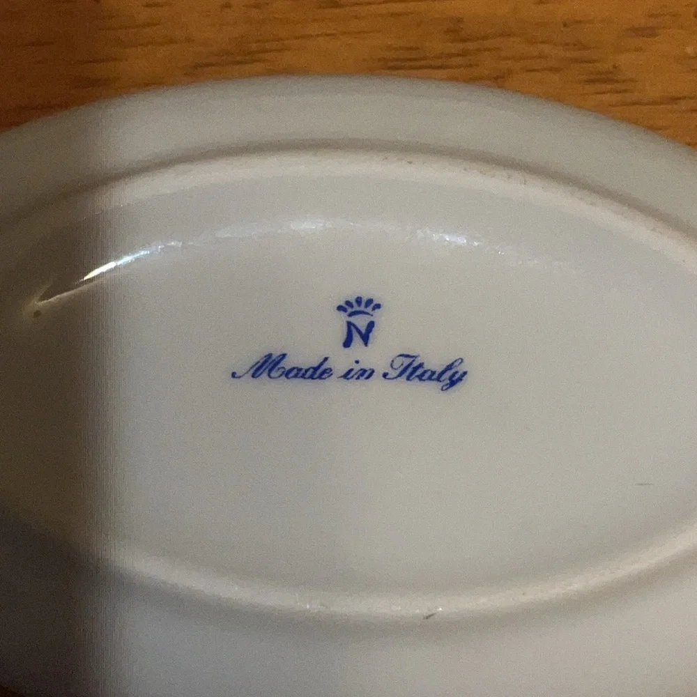 N/A holding oval